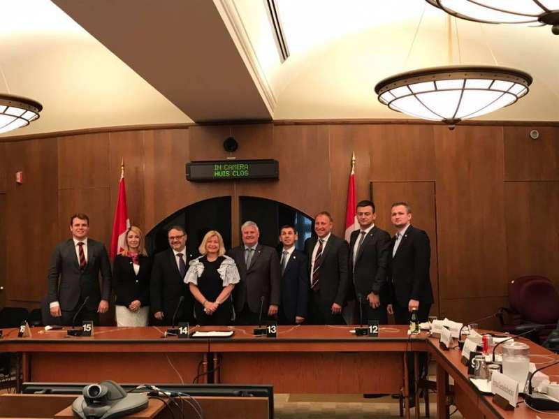 Канада будет среди международных наблюдателей во время выборов в Украине в 2019